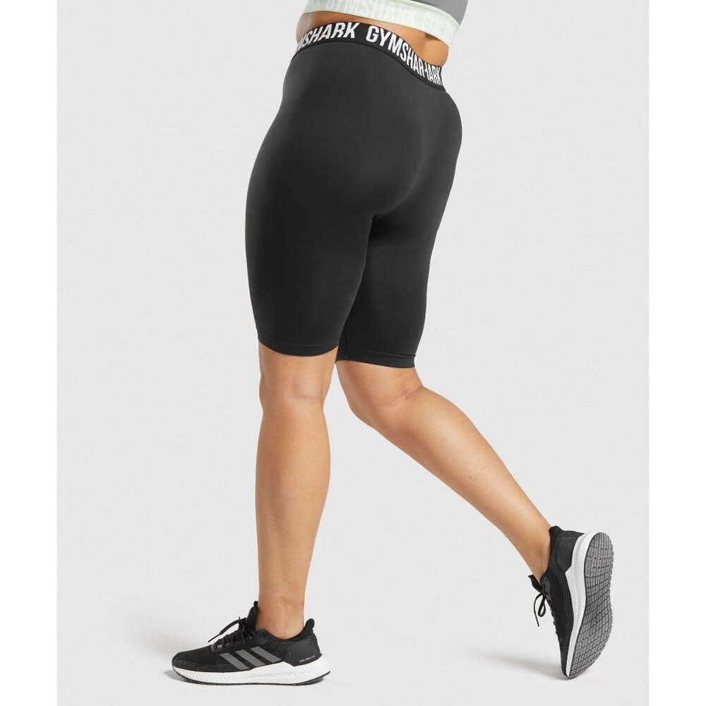 Gymshark Womens Fit Seamless Cycling Black Shorts‎ Size M Activewear Biking